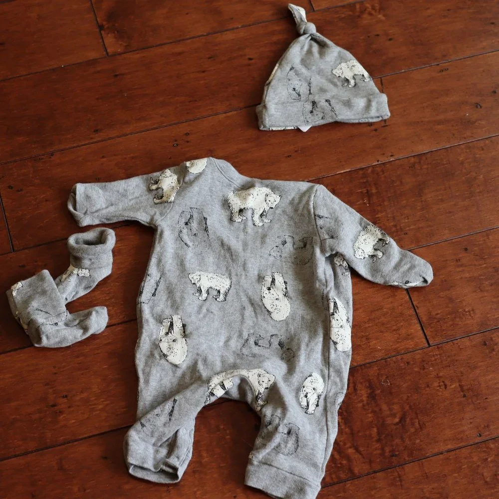 Old Navy Polar Bear Gray White Set Onesie 0-3 M